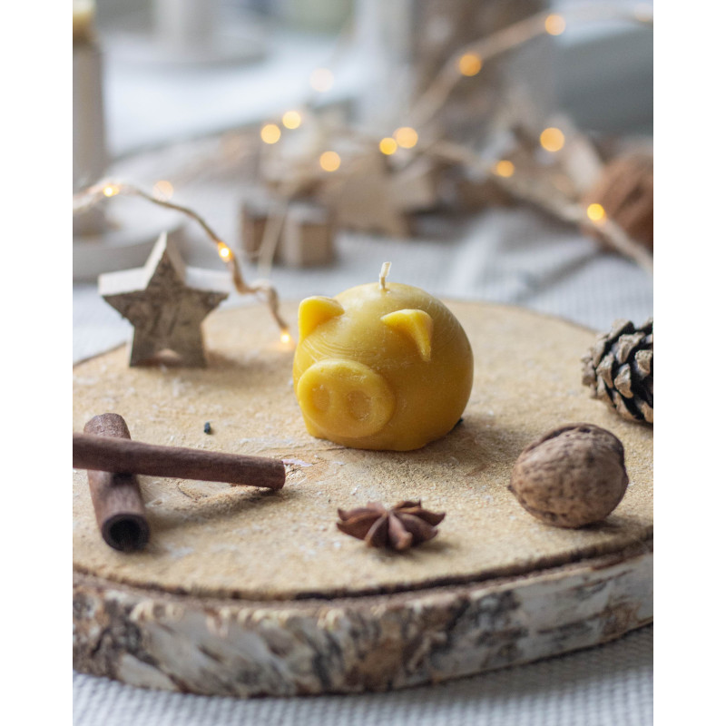 Prasátko - včelí svíčka